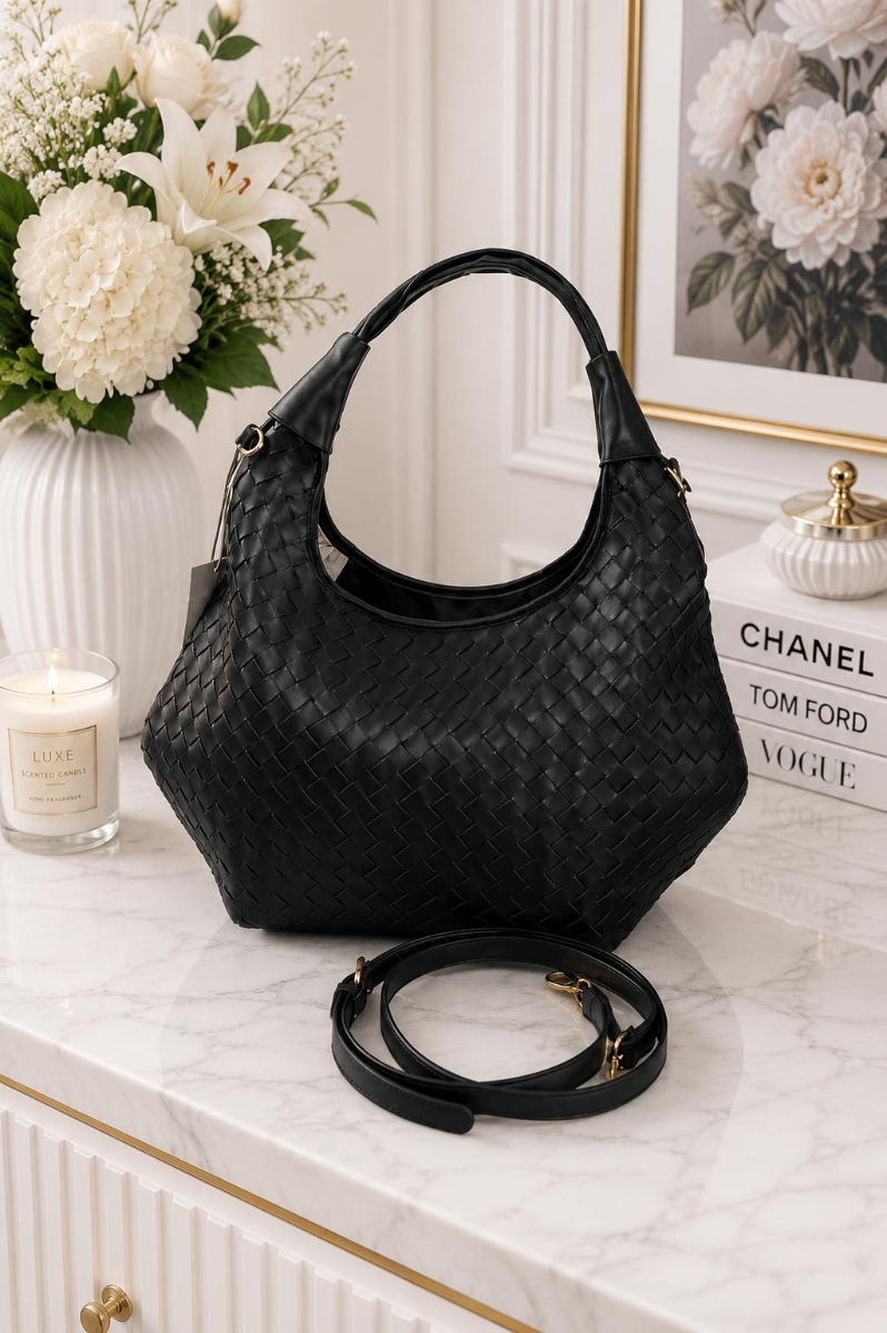 CARTERA NEGRA ENTRELAZADA UN SOLO MANGO