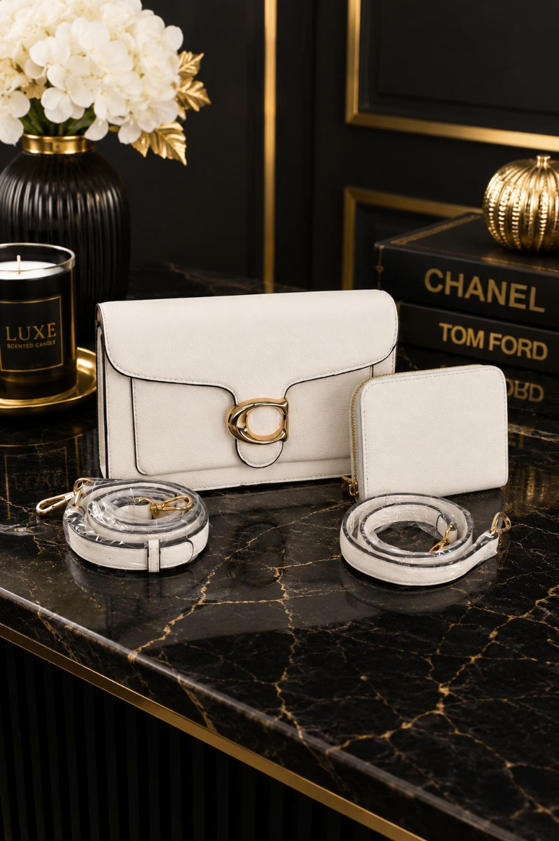 CARTERA CAUDRADRA BLANCA ESTILO C